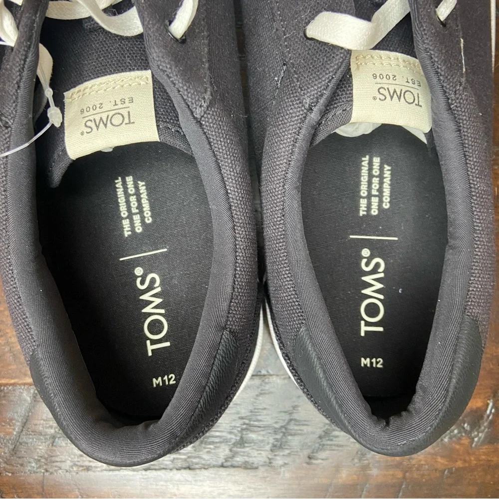 Toms men carlson